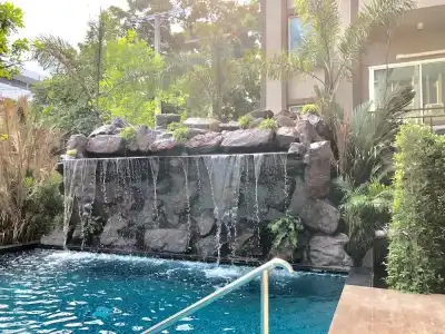 The Lux Ladprao 10 - 11