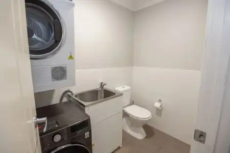Cardiff Executive Apartments - 61