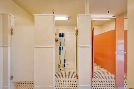HI Sacramento Hostel - 31