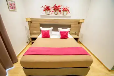 Hôtel Parisien - 84