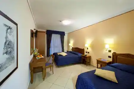 Ulisse Deluxe Hostel - 53