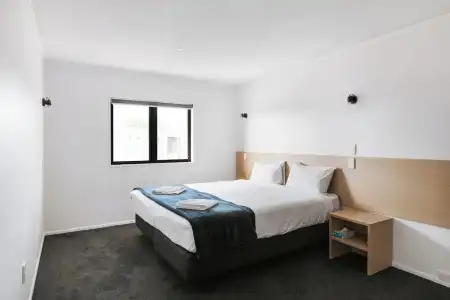 Cobblestone Court Motel – Wenzel Motels - 44