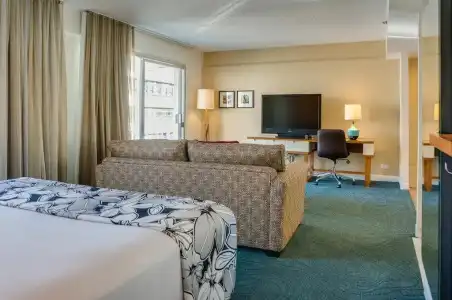 Oasis Waikiki - 4