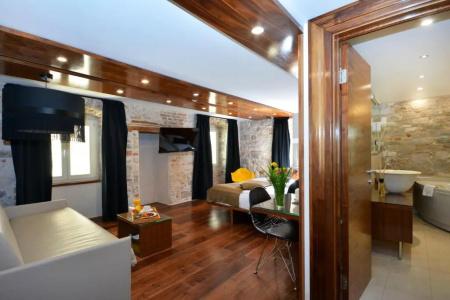 Jupiter Luxury - 100
