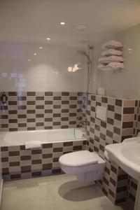 Hôtel Les 3 Poussins - 23