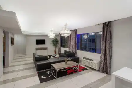 3 Bedroom Community House - 5