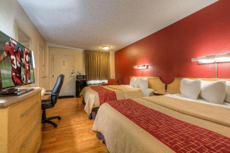Red Roof Inn Tulsa - 34