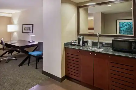 DoubleTree by Hilton Alana - Waikiki Beach - 35