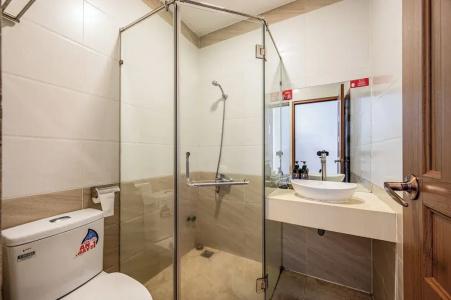 RedDoorz Plus near Le Quang Dinh Street - 9