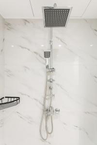 Step One | Luxury Suites Right in the Heart of Acropolis Next to Metro Station - 50