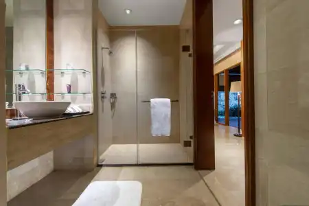 The Ritz-Carlton Jakarta, Mega Kuningan - 19