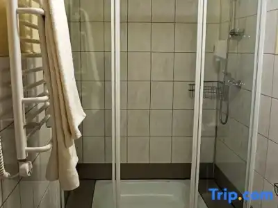 Globtroter Guest House - 33