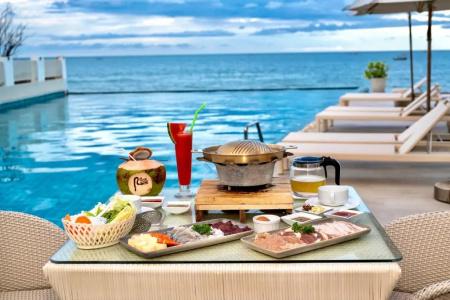 The Rock Hua Hin Beachfront Spa Resort - 8