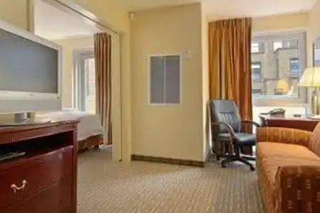 Wingate by Wyndham Manhattan Midtown - 2