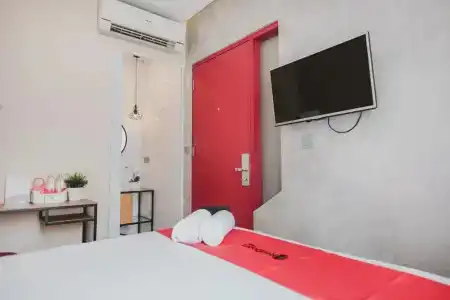 RedDoorz Plus @ Thamrin - 64