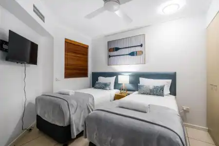 Rolling Surf Resort - 303