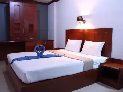 The Little Mermaid Guesthouse & Restaurant - 2