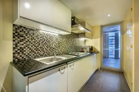 Bandara Silom Suites - 64