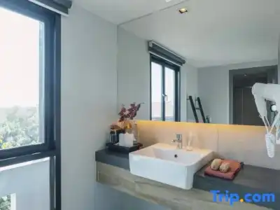 L Nimman Boutique - 40