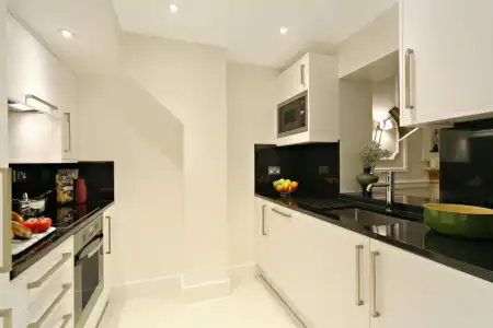 Queensgate Court - 37
