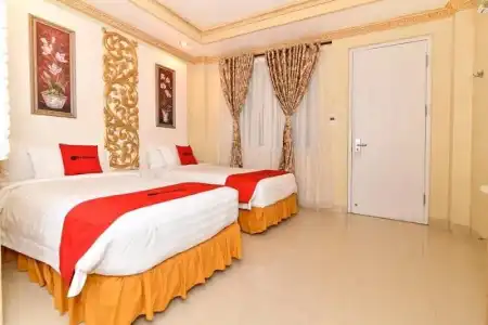 RedDoorz Plus near Discovery Shopping Mall Bali - 4