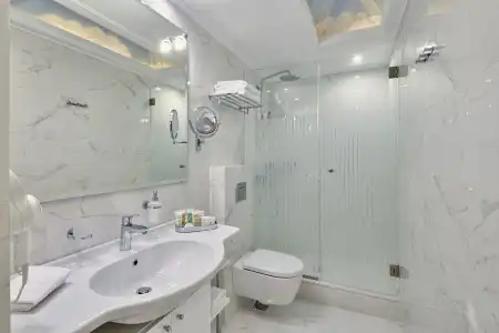 AVA & Suites - 9