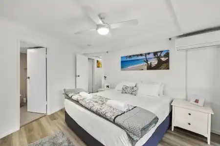 Gemini Court Holiday Apartments - 315