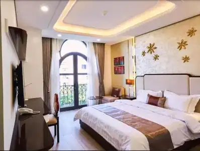 Golden Tree & Apartment - 2