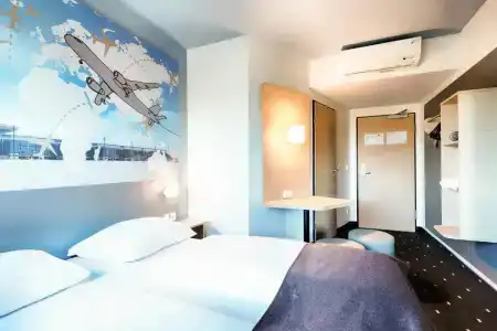 Moxy Berlin Airport - 54