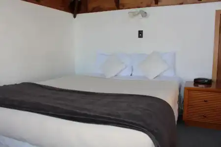 Bucklands Beach Waterfront Motel - 98
