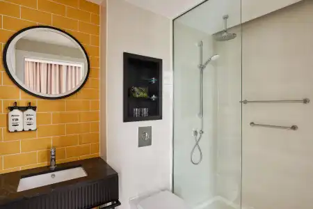 Crowne Plaza Perth by IHG - 8