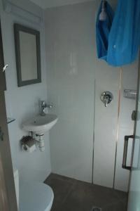 David Hostel - 40
