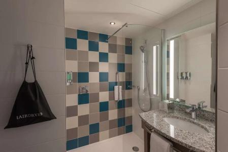 Hampton by Hilton Dusseldorf City Centre - 9
