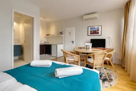 Quality Point Apartments 0-24 reception - 95