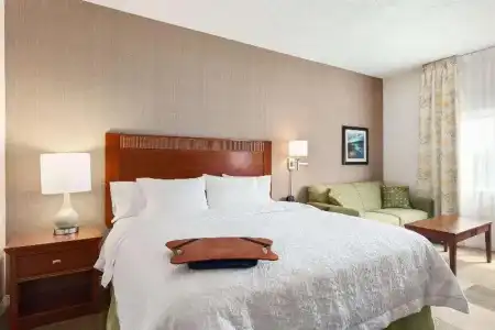 Hampton Inn Colchester - 64