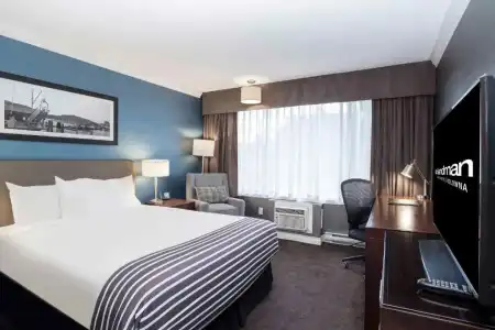Sandman & Suites Kelowna - 55