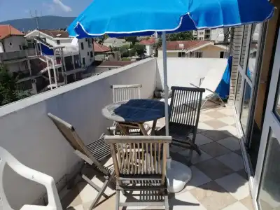 LaRos Apartments - 32
