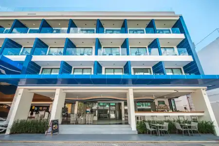 Clover Patong - 34