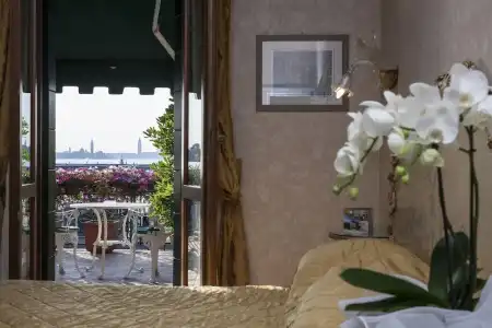 Riviera - 71