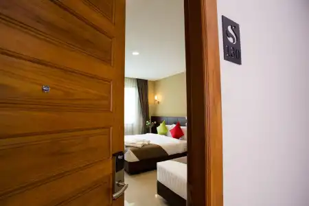 S Bangkok, Navamin - 23