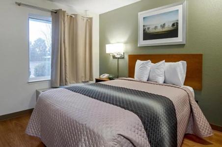 Suburban Studios Winston Salem-University Parkway - 16