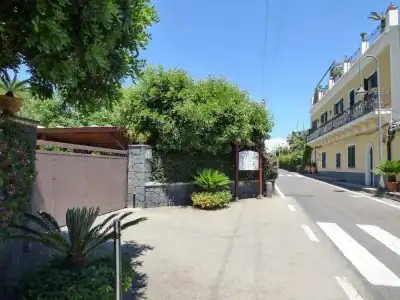 Palazzo Giovanni Bed and Breakfast - 0