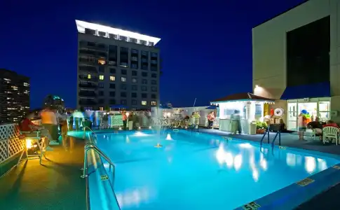 The Colonnade Residences - 11