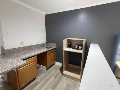 Red Lion Inn & Suites Sacramento - 18