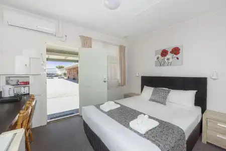 Port Macquarie Motel - 2