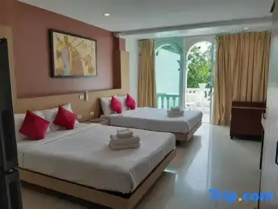 Island Patong Beachfront Apartments - 63