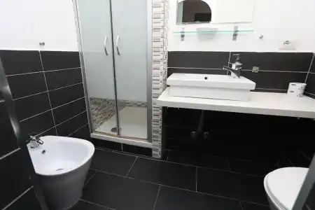 Cineroma Guesthouse - 8
