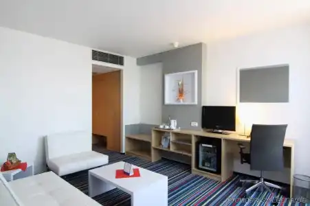 Holiday Inn PRAGUE AIRPORT by IHG - 4
