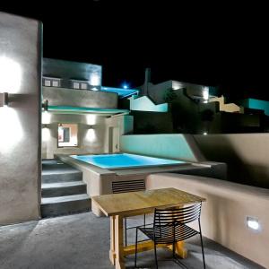 Voreina Gallery Suites - 15