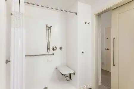 Hampton Inn Colchester - 6